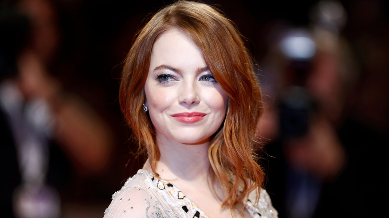 Emma Stone front layers hairstyle