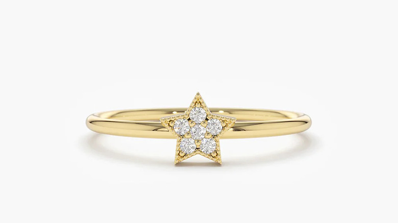 star-shaped diamond ring with gold band