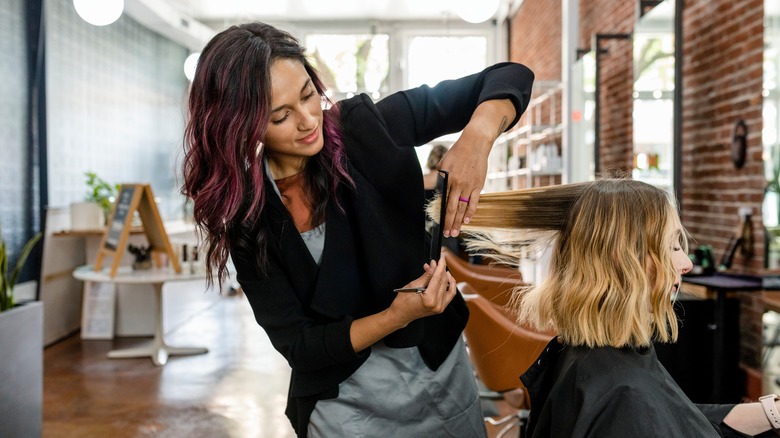 cutting hair in layers