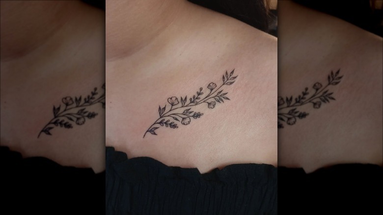 floral collarbone tattoo