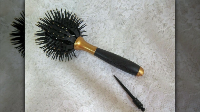 Kurl Mi round hair brush