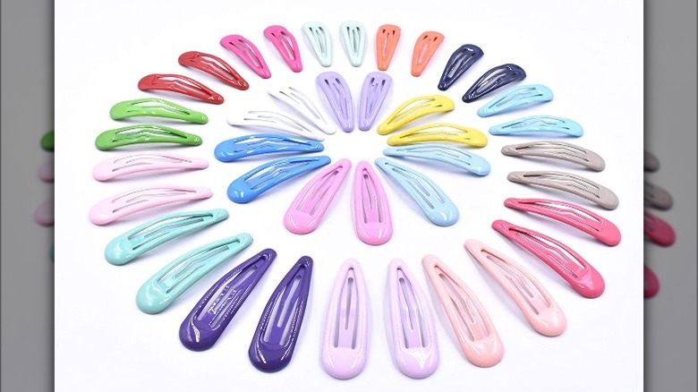 Snap clips in assorted colors