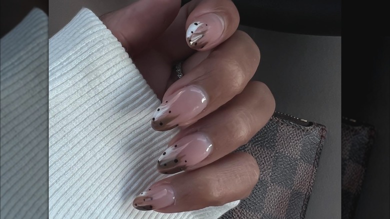 Abstract French manicure