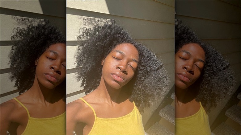 woman with layered bob afro