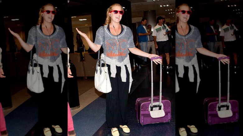 Amy Schumer at airport