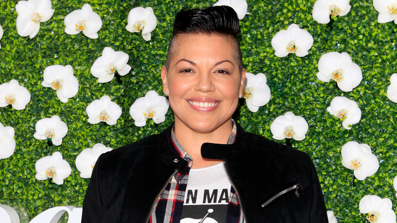 Sara Ramirez smiling at event