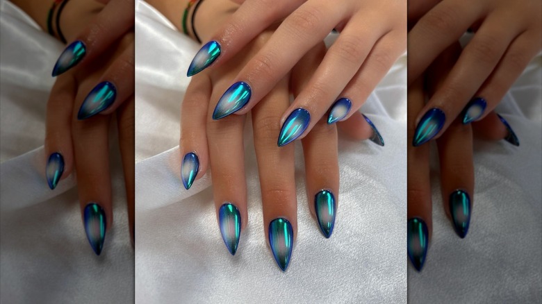 Cat-eye blue nails