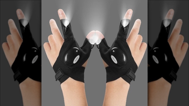 Flashlight gloves
