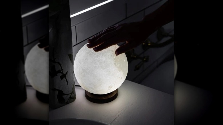 Smart moon lamp