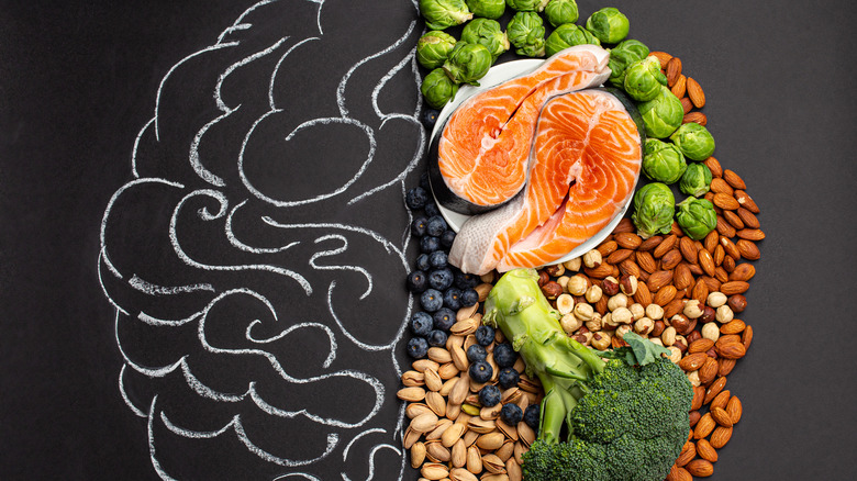 Drawing of brain next to healthy foods