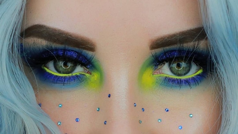 Yellow and blue eyeshadow design