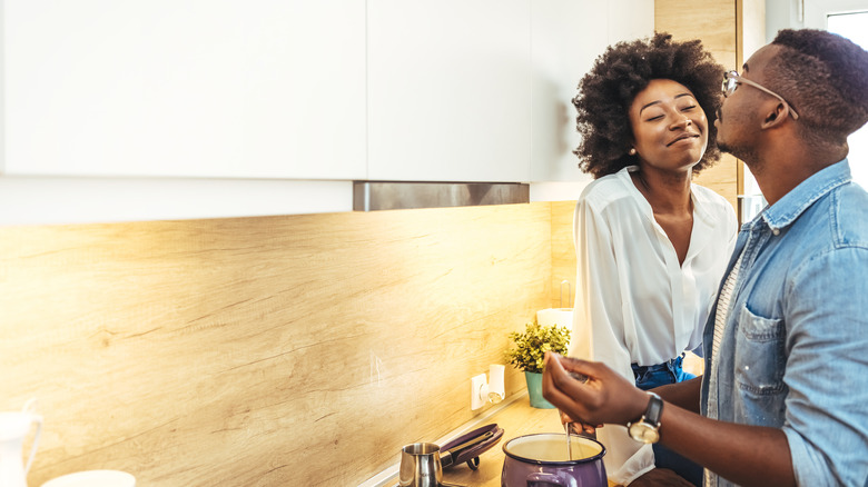 couple making dinner