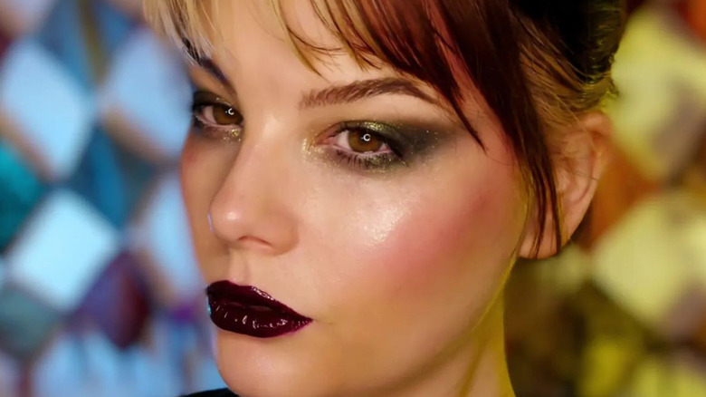 Dark red lips smokey eye