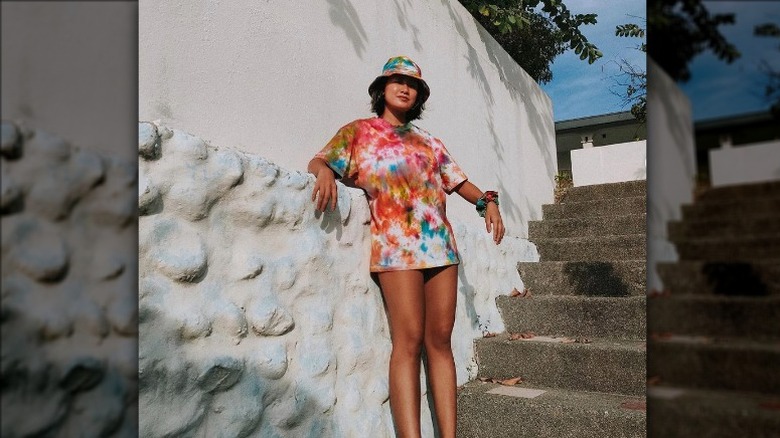 Matching tie-dye top and bucket hat