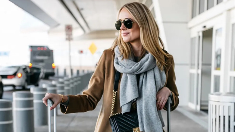 fashionable airport outfit