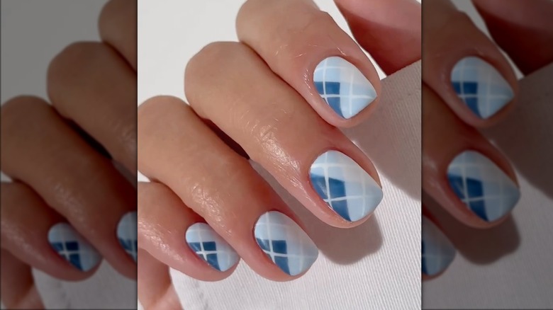 Plaid pattern baby blue nails