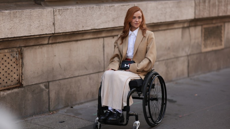 woman wearing tailored blazer