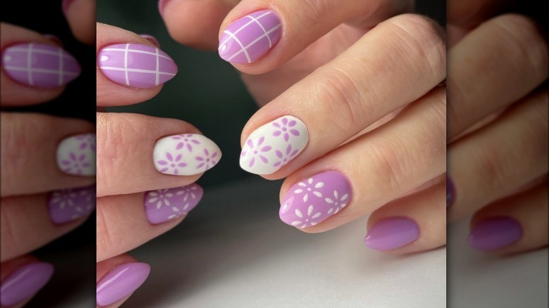 lavender nail art manicure 