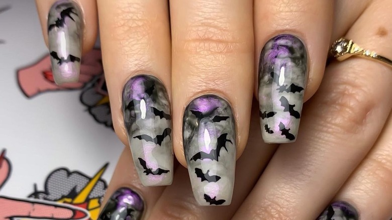 bats halloween manicure