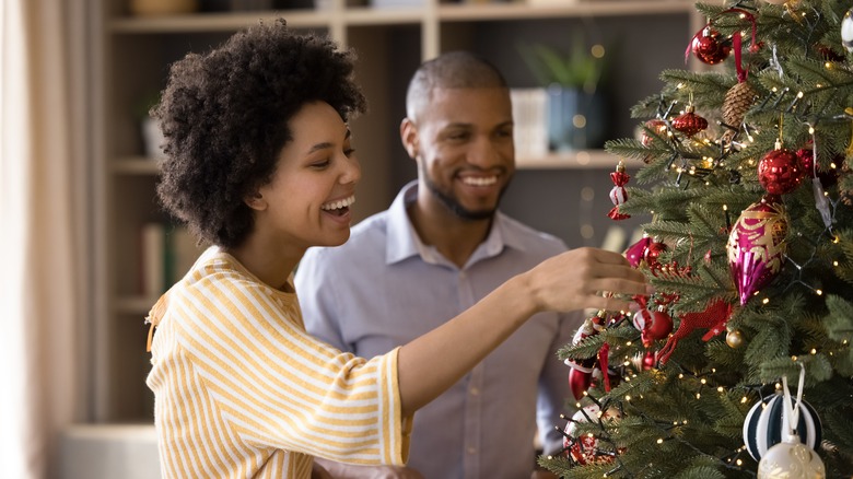 Decorate the Christmas tree together