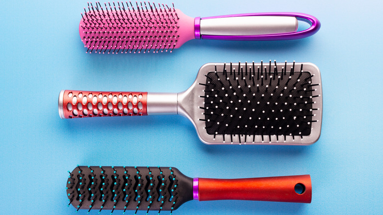 different hair brushes 