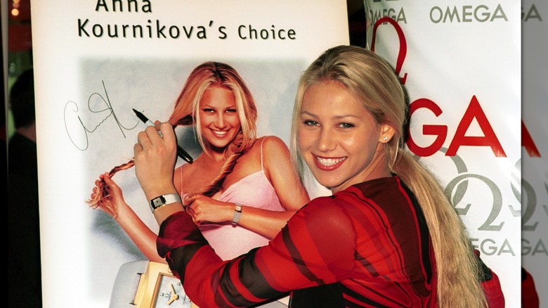 Anna Kournikova smiling