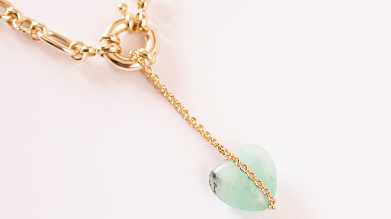 Necklace with heart-shaped Aventurine crystal