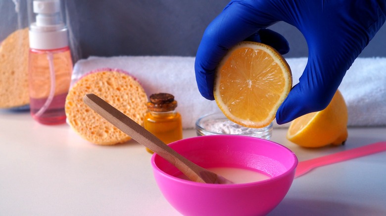 Preparation of face product with lemon