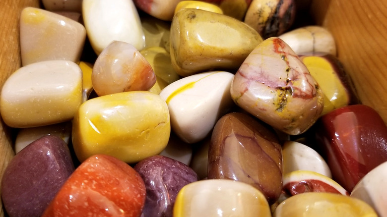 Natural mookaite stones