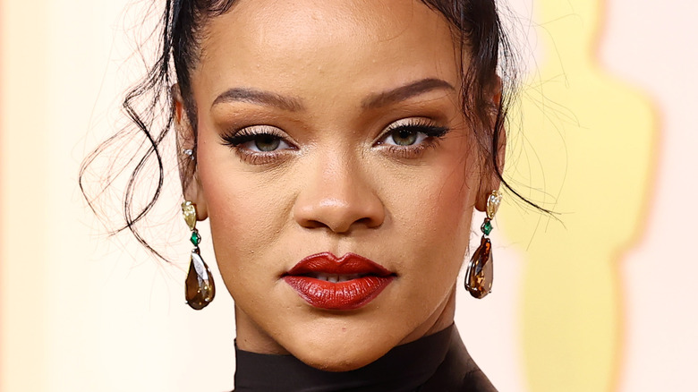 Rihanna red lipstick Oscars 2023
