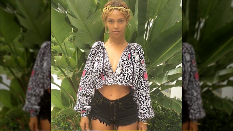 Beyoncé crop top