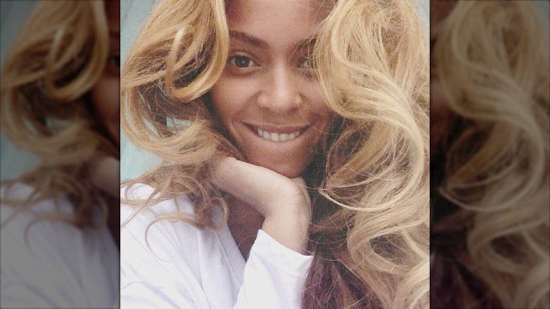 Beyoncé smiling selfie