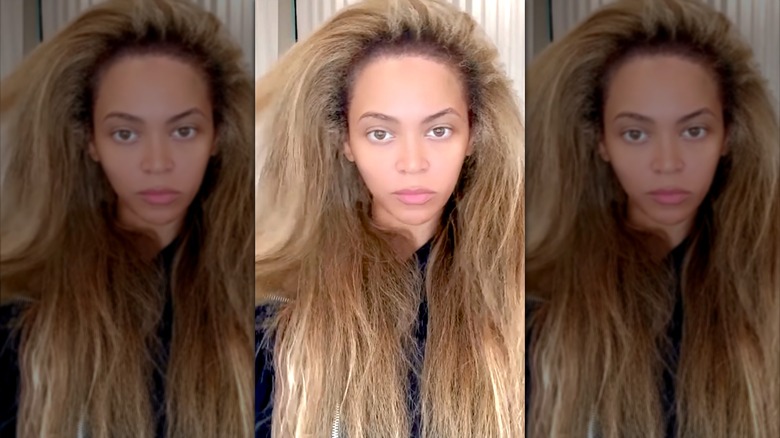 Beyoncé with straightened hair