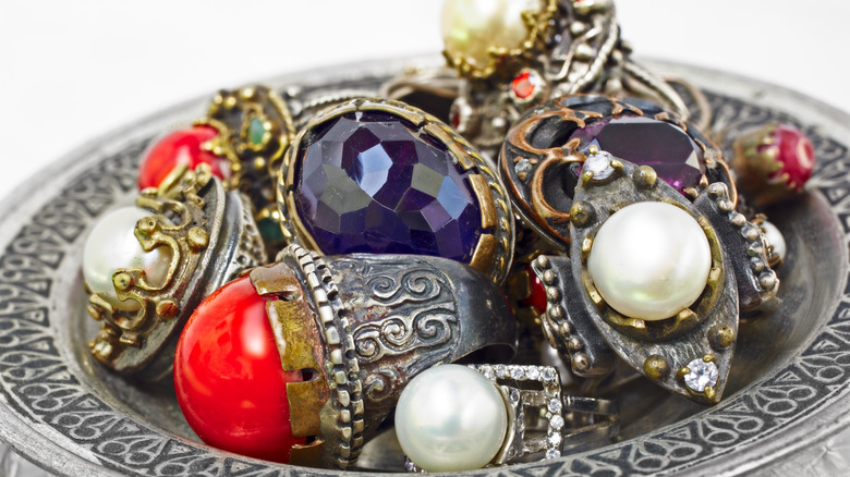 Turkish rings with pearls and stones