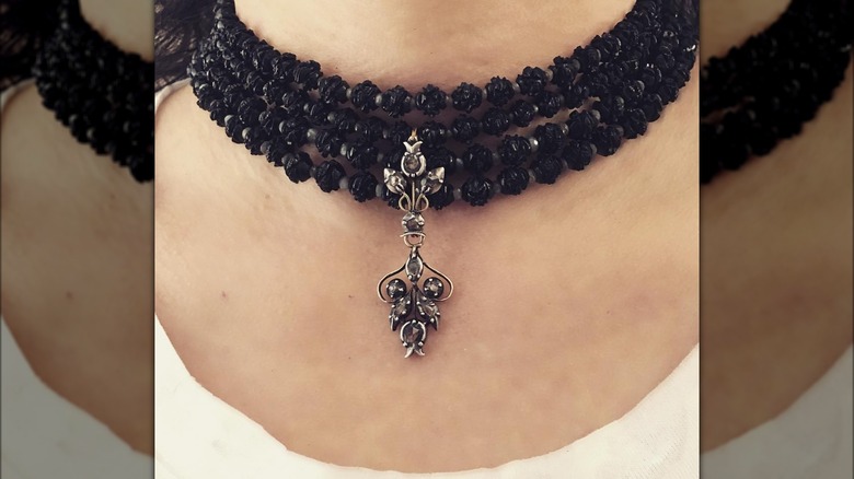 Black gem choker