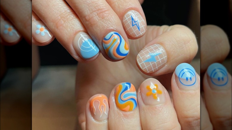 multicolor patterned short nails