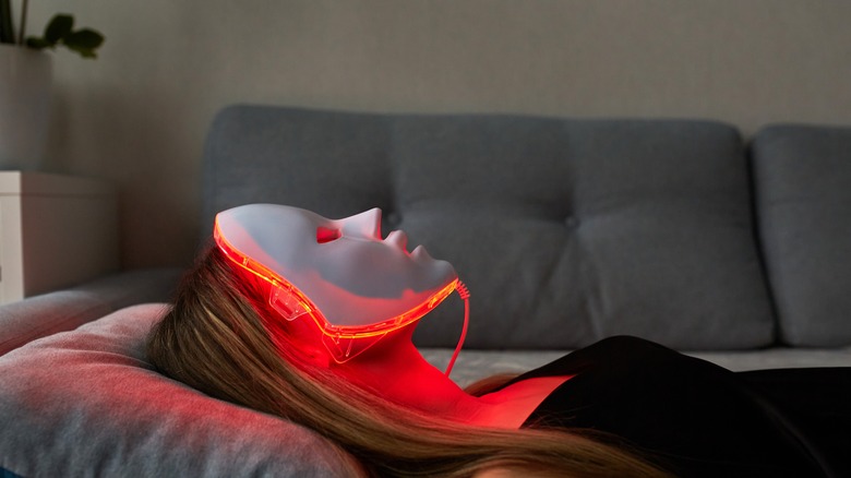 Woman receiving red light therapy 