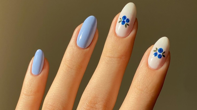 blueberry nail art