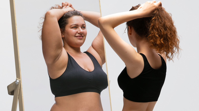 thin woman vs fat woman mirror