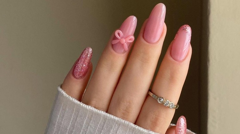 Sparkly pink manicure