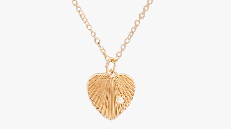 Gold heart necklace