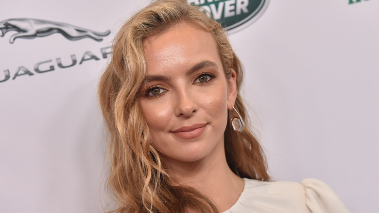 Jodie Comer with wavy hair