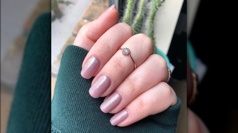 Metalic mauve nails