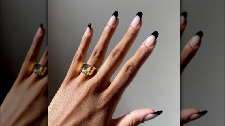 black french tips manicure