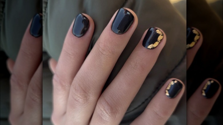 black and gold leaf manicure