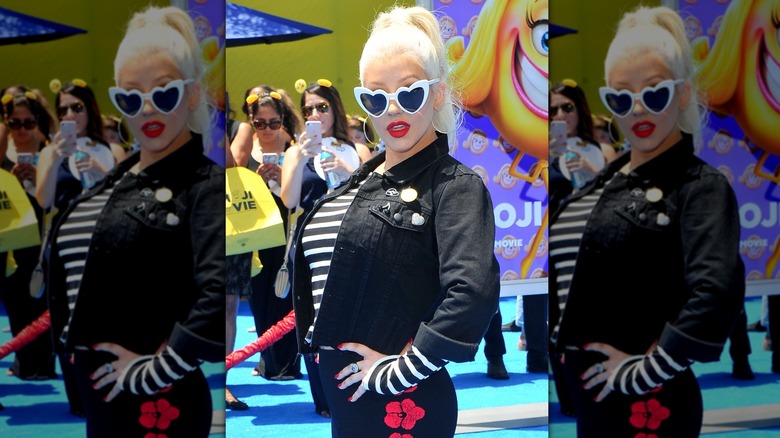Christina Aguilera in sunglasses