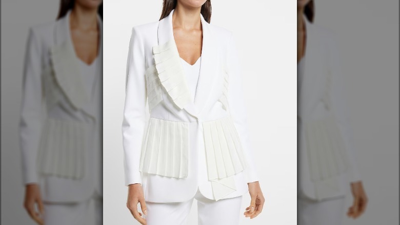 white blazer womens fashion trends