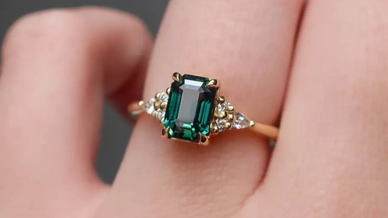 emerald cluster engagement ring