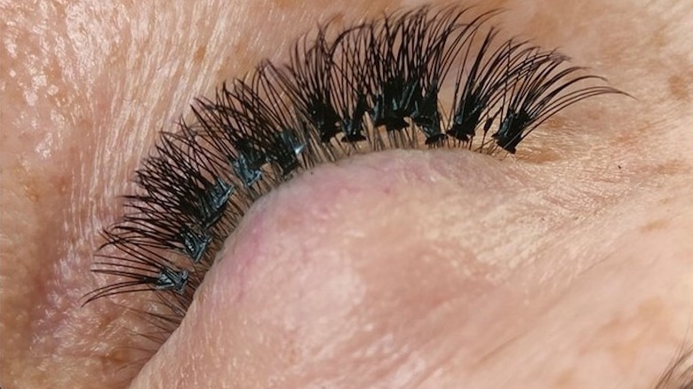 Cluster lash extensions