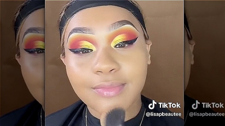 Instagram user with color-changing eyeshadow